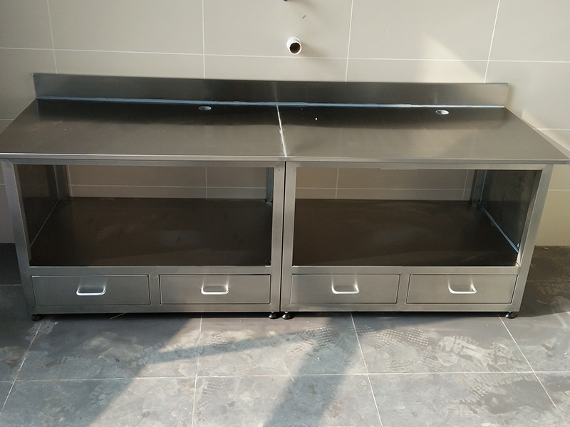 1761113415204749.jpg 不锈钢实验台厂家