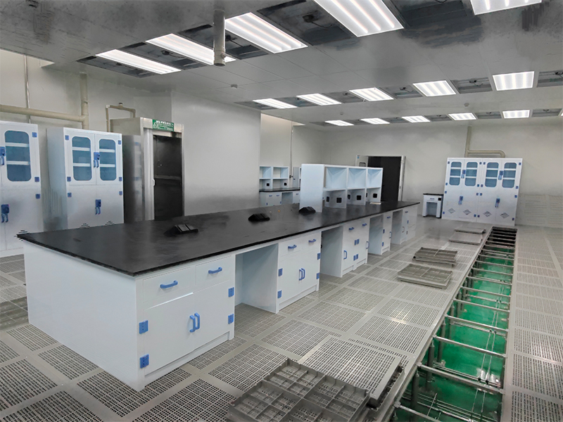 实验室实验台制药行业GMP规范下的台面布局与管理