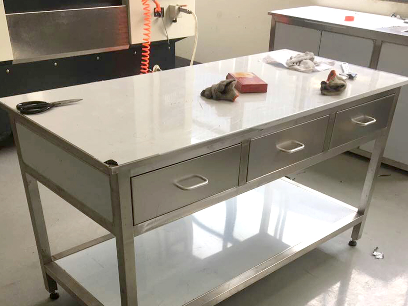 不锈钢实验台厂家