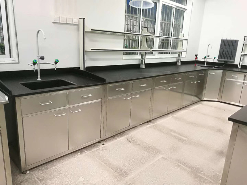 不锈钢实验台适用场景分析：医疗检测实验室设备选型