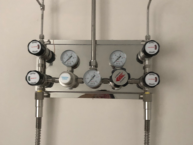 实验室气体管路集中供气和分散供气怎么选华巨升方案对比