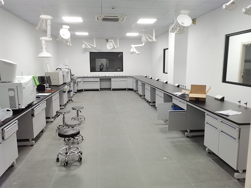 钢木实验台板材环保等级E0级与日本F四星认证实际区别华巨升板材选用指南